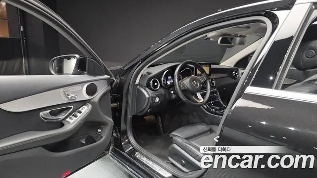 Mercedes-Benz C-Класс 2017 thumb 9