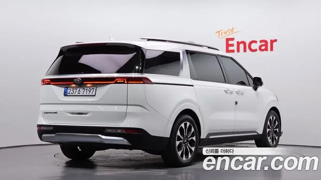 Kia Carnival 2021 thumb 2
