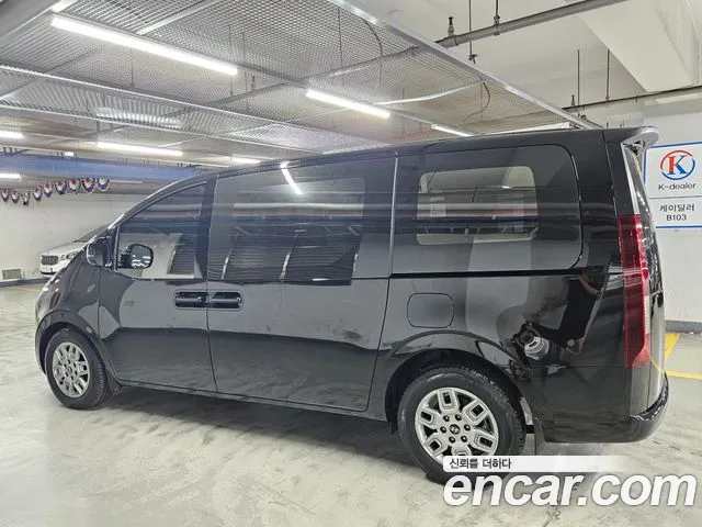 Hyundai Staria 2025 thumb 4