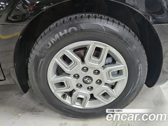 Hyundai Staria 2025 thumb 5