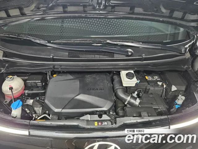 Hyundai Staria 2025 thumb 6