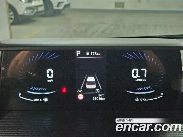 Hyundai Staria 2025 thumb 8