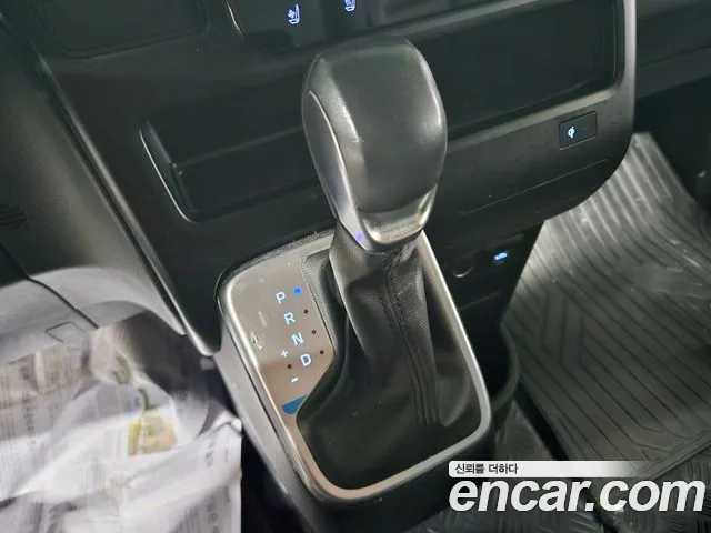 Hyundai Staria 2025 thumb 9