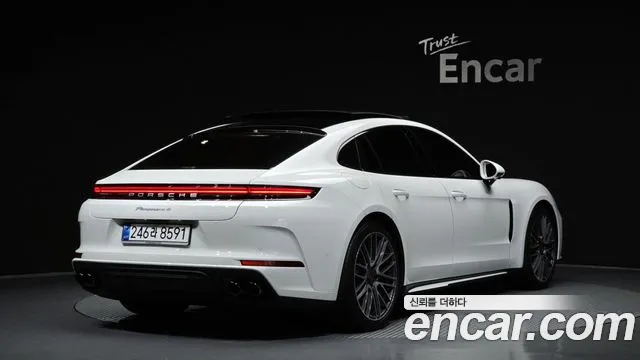 Porsche Panamera 2025 thumb 2