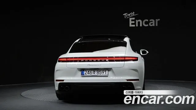 Porsche Panamera 2025 thumb 4
