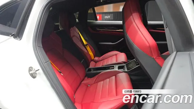 Porsche Panamera 2025 thumb 11