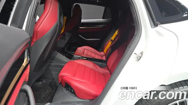 Porsche Panamera 2025 thumb 12