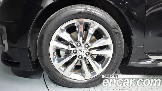 Kia Carnival 2017 thumb 5