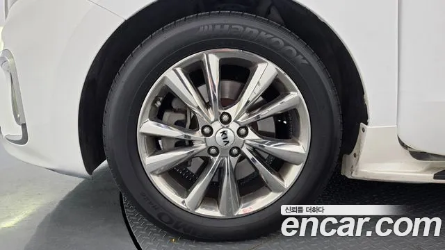 Kia Carnival 2019 thumb 5