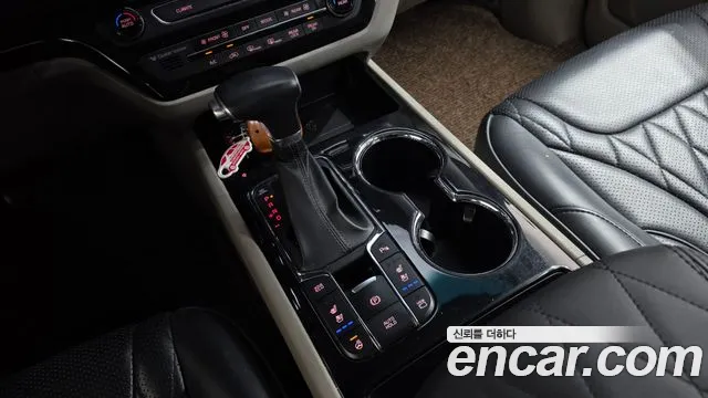 Kia Carnival 2019 thumb 9