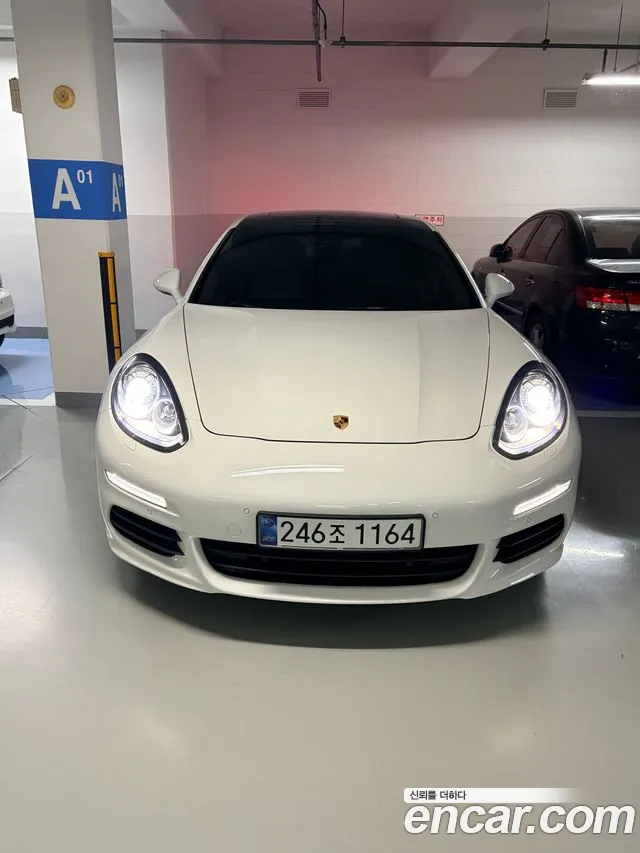 Porsche Panamera 2015 thumb 3