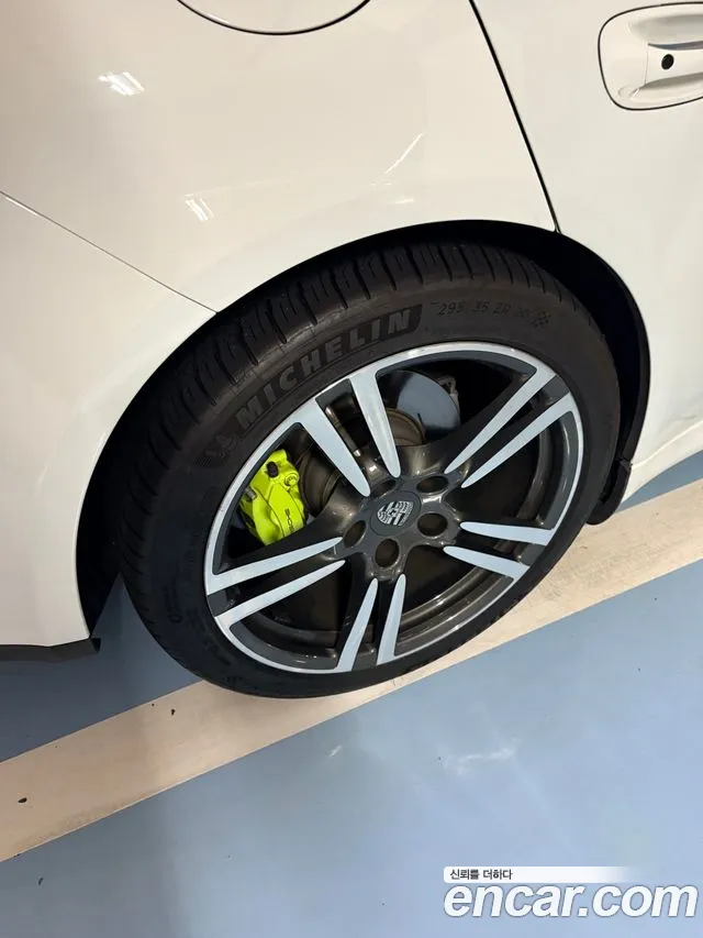 Porsche Panamera 2015 thumb 6