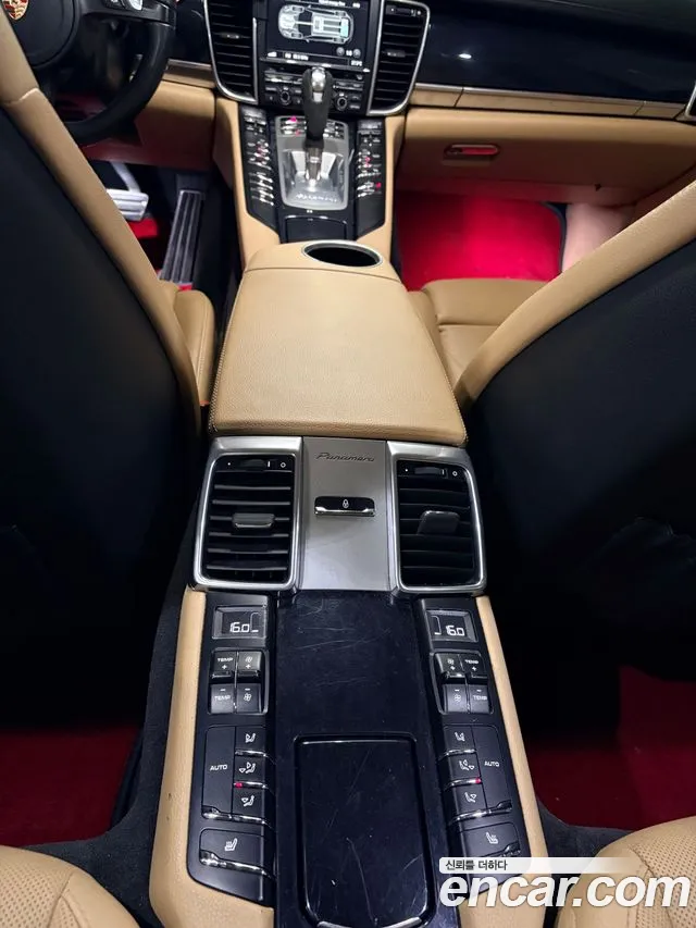 Porsche Panamera 2015 thumb 9