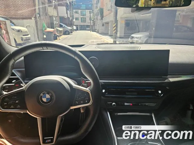 BMW 3-Series 2025 thumb 7