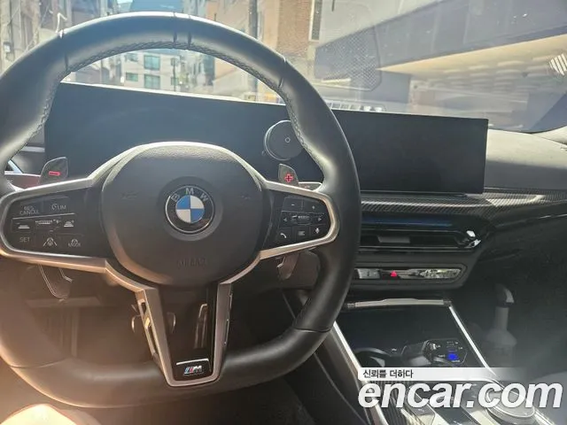 BMW 3-Series 2025 thumb 9
