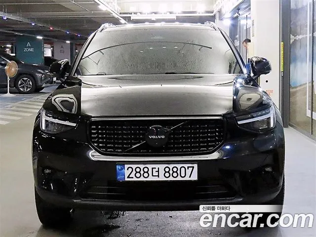 Volvo XC40 2024 thumb 2