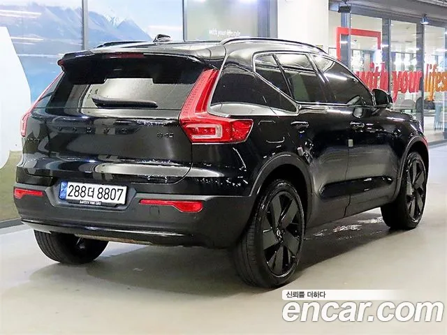 Volvo XC40 2024 thumb 4