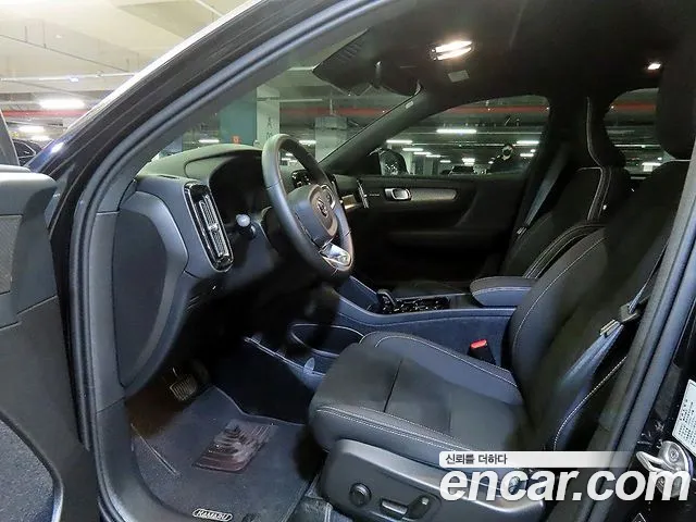 Volvo XC40 2024 thumb 6