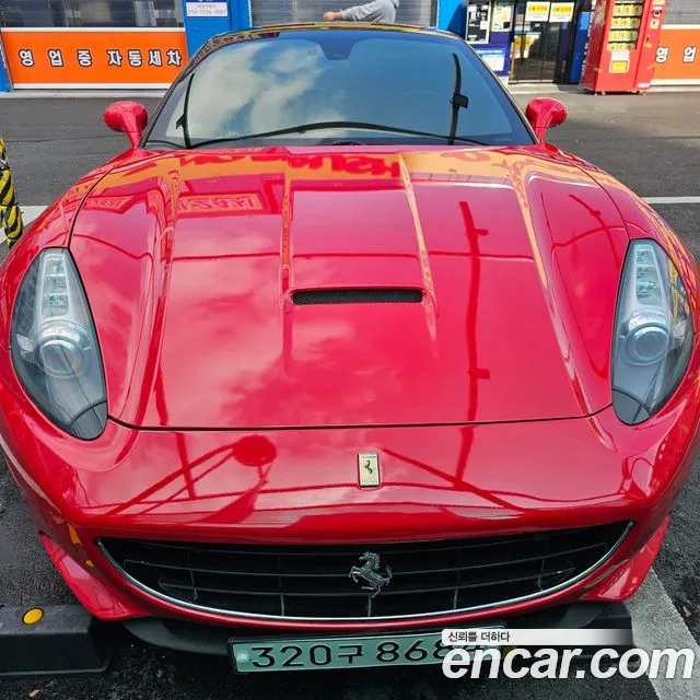 Ferrari California 2013 thumb 3