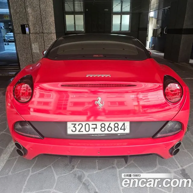Ferrari California 2013 thumb 4