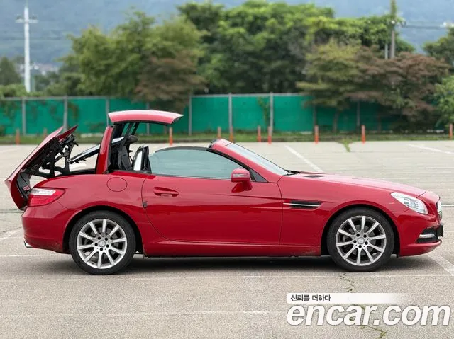 Mercedes-Benz SLK-Class 2012 thumb 12