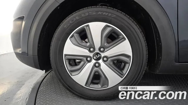Kia Niro 2018 thumb 5