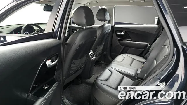 Kia Niro 2018 thumb 11