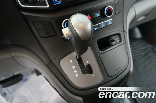Hyundai Starex 2021 thumb 9