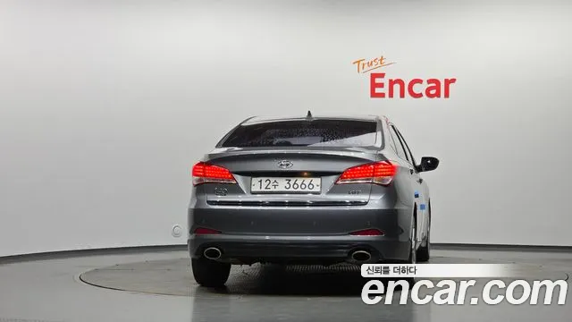 Hyundai i40 2012 thumb 4