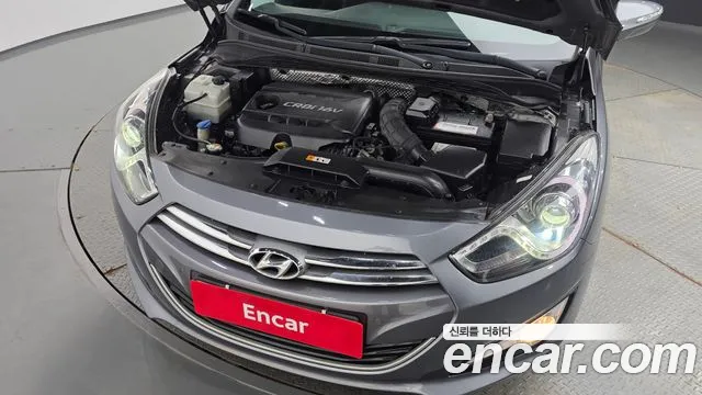 Hyundai i40 2012 thumb 6