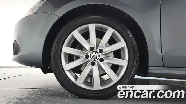 Volkswagen Jetta 2012 thumb 4