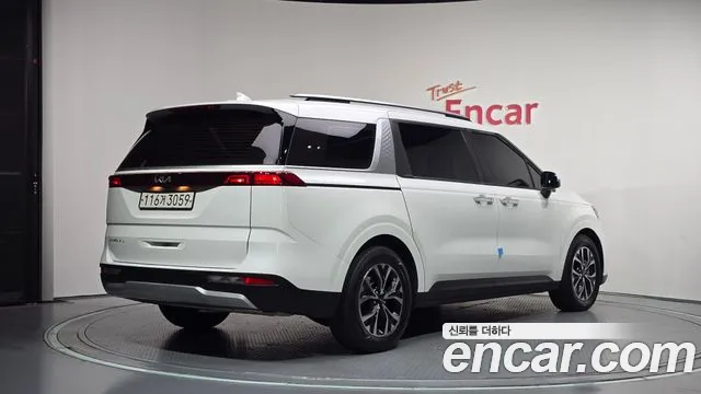 Kia Carnival 2021 thumb 2