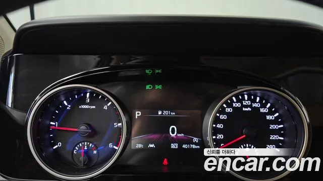Kia Carnival 2021 thumb 8