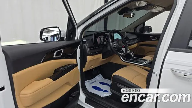 Kia Carnival 2021 thumb 10