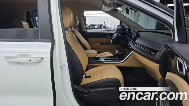 Kia Carnival 2021 thumb 11
