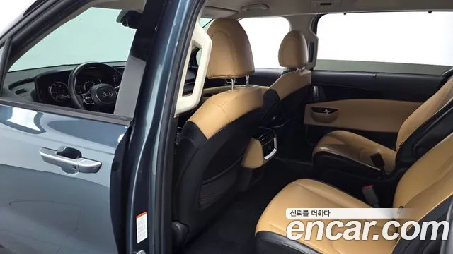 Kia Carnival 2020 thumb 11