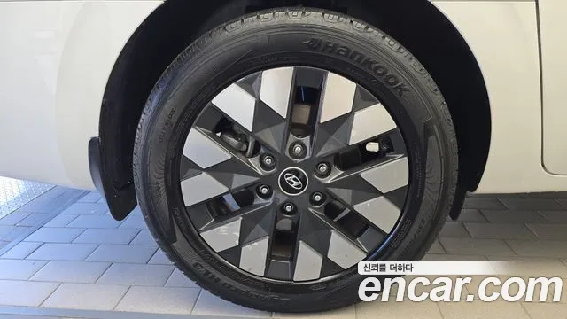 Hyundai Staria 2022 thumb 5