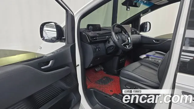 Hyundai Staria 2022 thumb 10