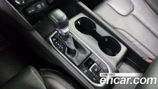 Hyundai Santa Fe 2019 thumb 9