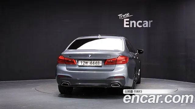 BMW 5-Series 2018 thumb 4