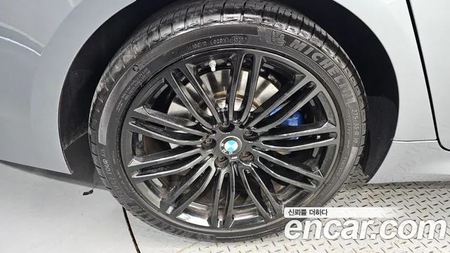 BMW 5-Series 2018 thumb 5