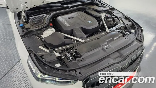 BMW 5-Series 2025 thumb 6