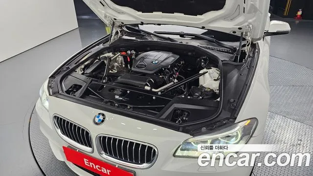 BMW 5-Series 2016 thumb 5