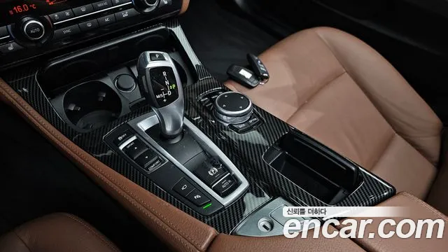 BMW 5-Series 2016 thumb 8