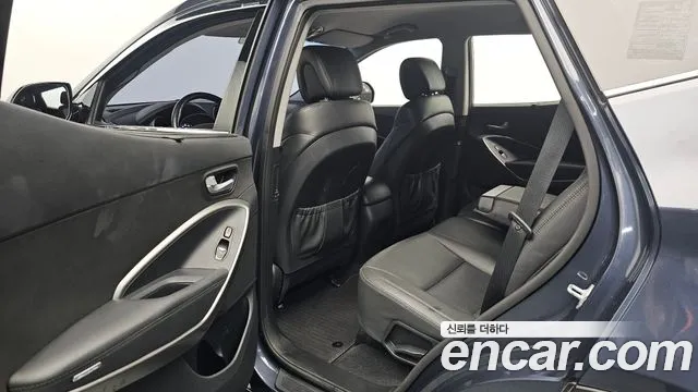 Hyundai Santa Fe 2017 thumb 11