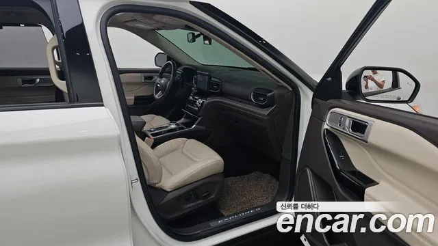 Ford Explorer 2021 thumb 10