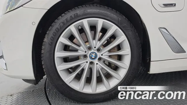 BMW 5-Series 2022 thumb 5
