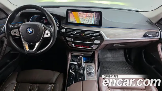BMW 5-Series 2022 thumb 7