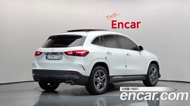Mercedes-Benz GLA 2024 thumb 2