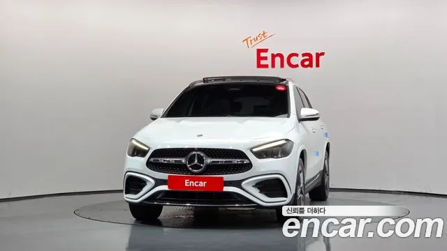 Mercedes-Benz GLA 2024 thumb 3